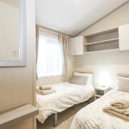 度假居 Tawny Owl *